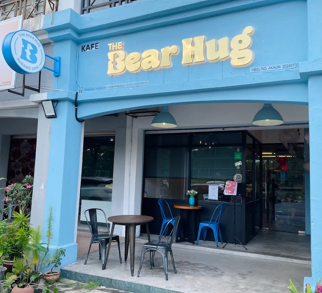 The Bear Hug Restaurant & Cafe, Subang Jaya (Muslim-Friendly) - Pet cafe in Subang Jaya